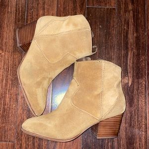 Brown suede Booties